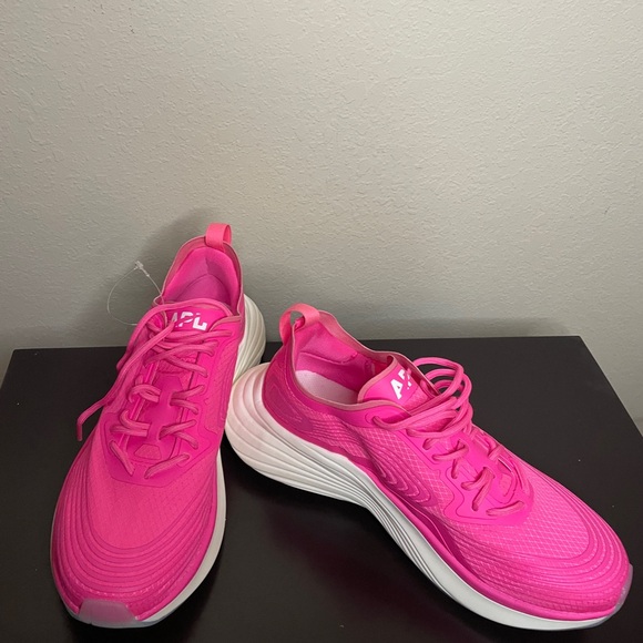 NWOB APL Streamline Sneakers Size 7 - Picture 7 of 10